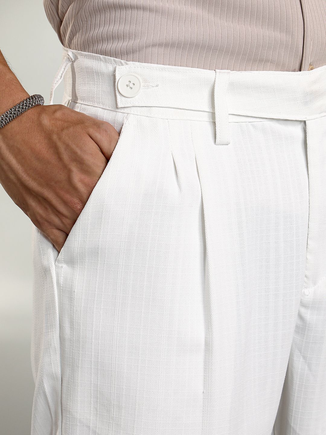 Campus Sutra Men Comfort Pleated Trousers