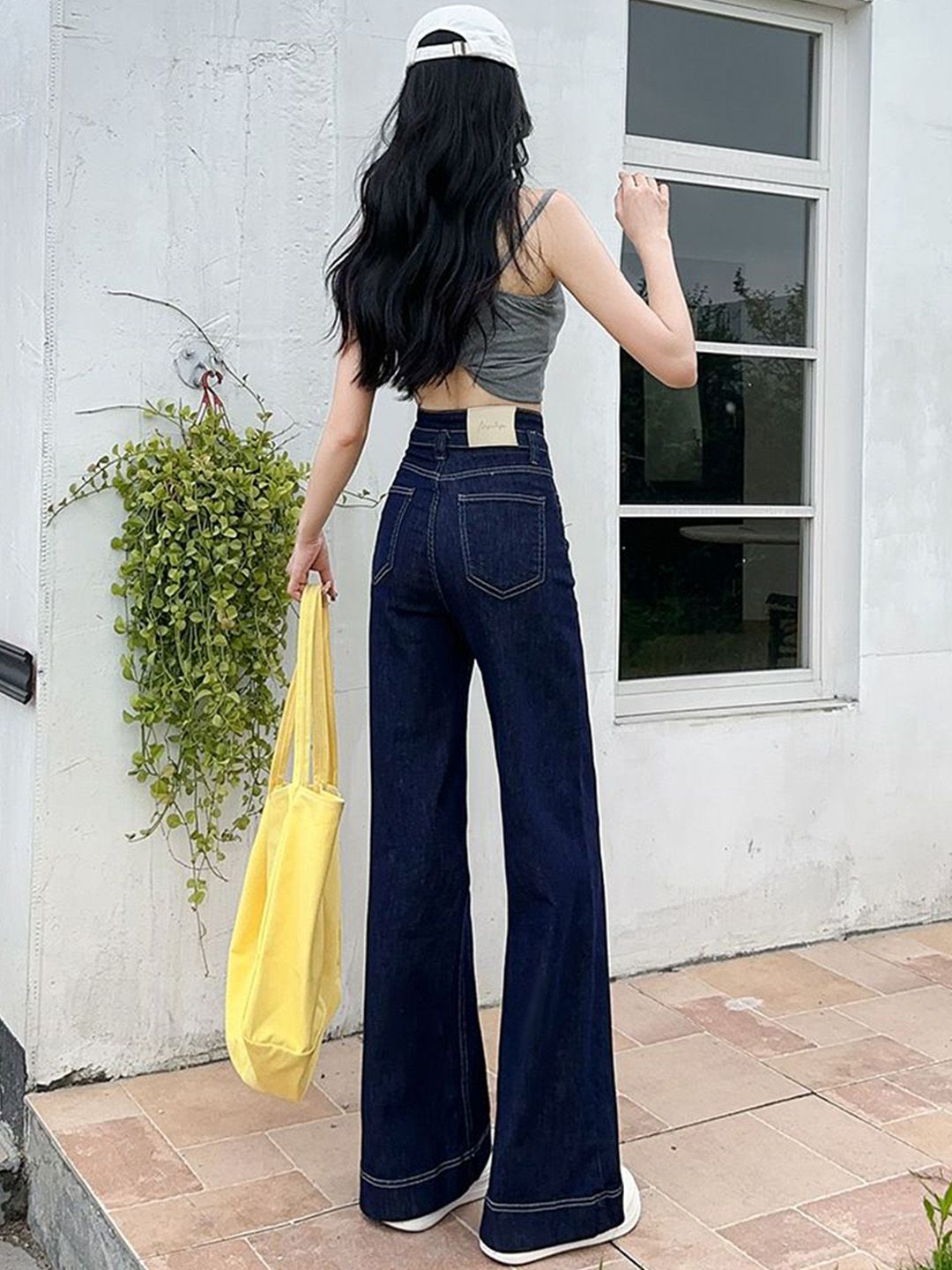 DressBerry Women Straight Fit High-Rise Light Fade Cotton Jeans