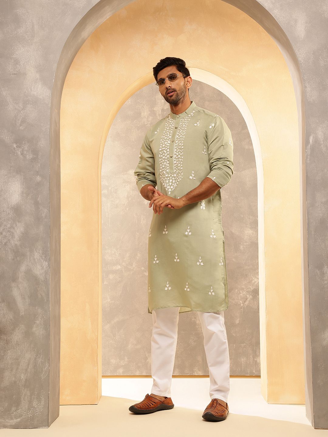 Anouk Geometric Embroidered Band Collar Thread Work Cotton Silk Straight Kurta