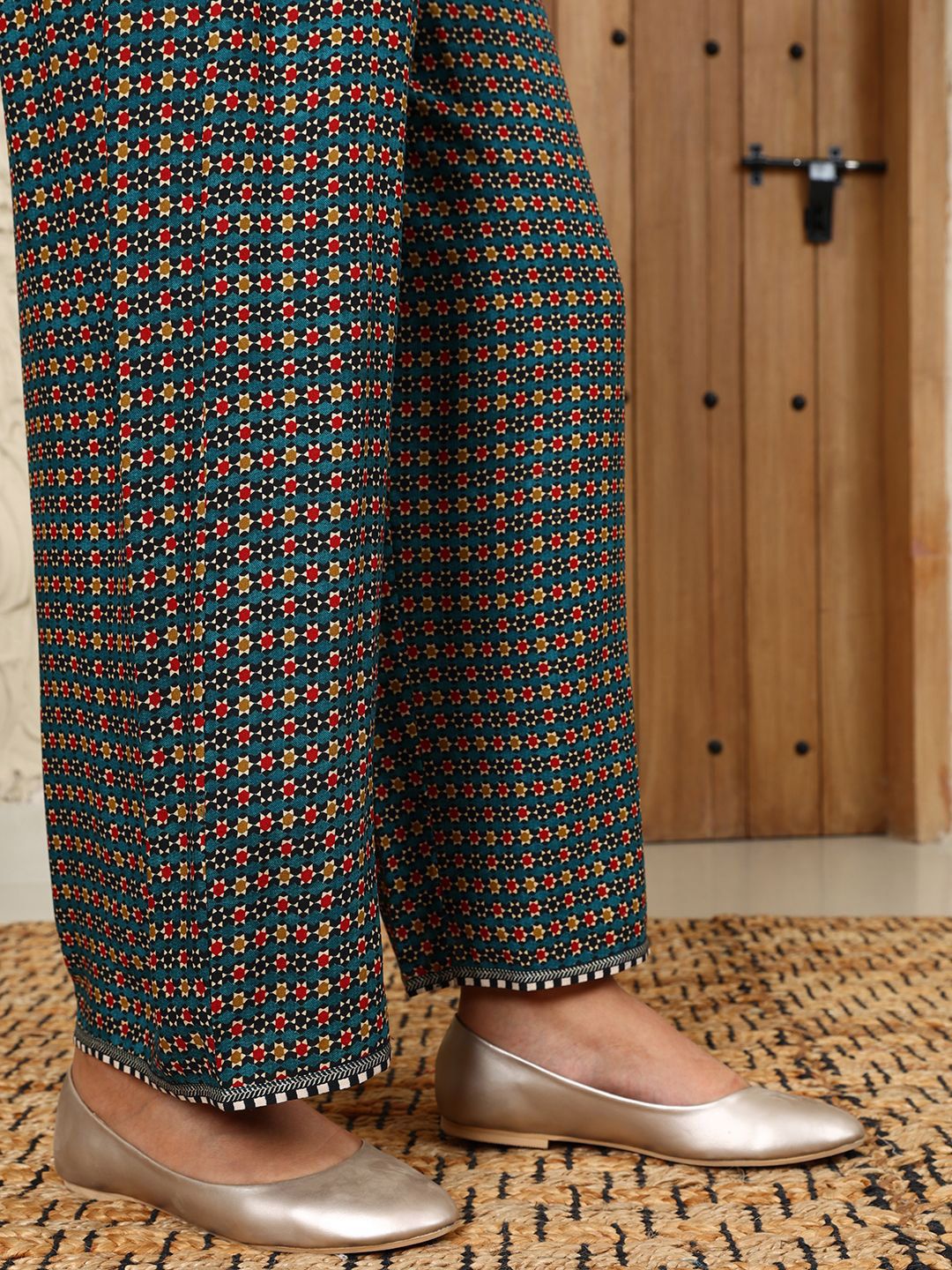 W Women Textured Pleated Trousers