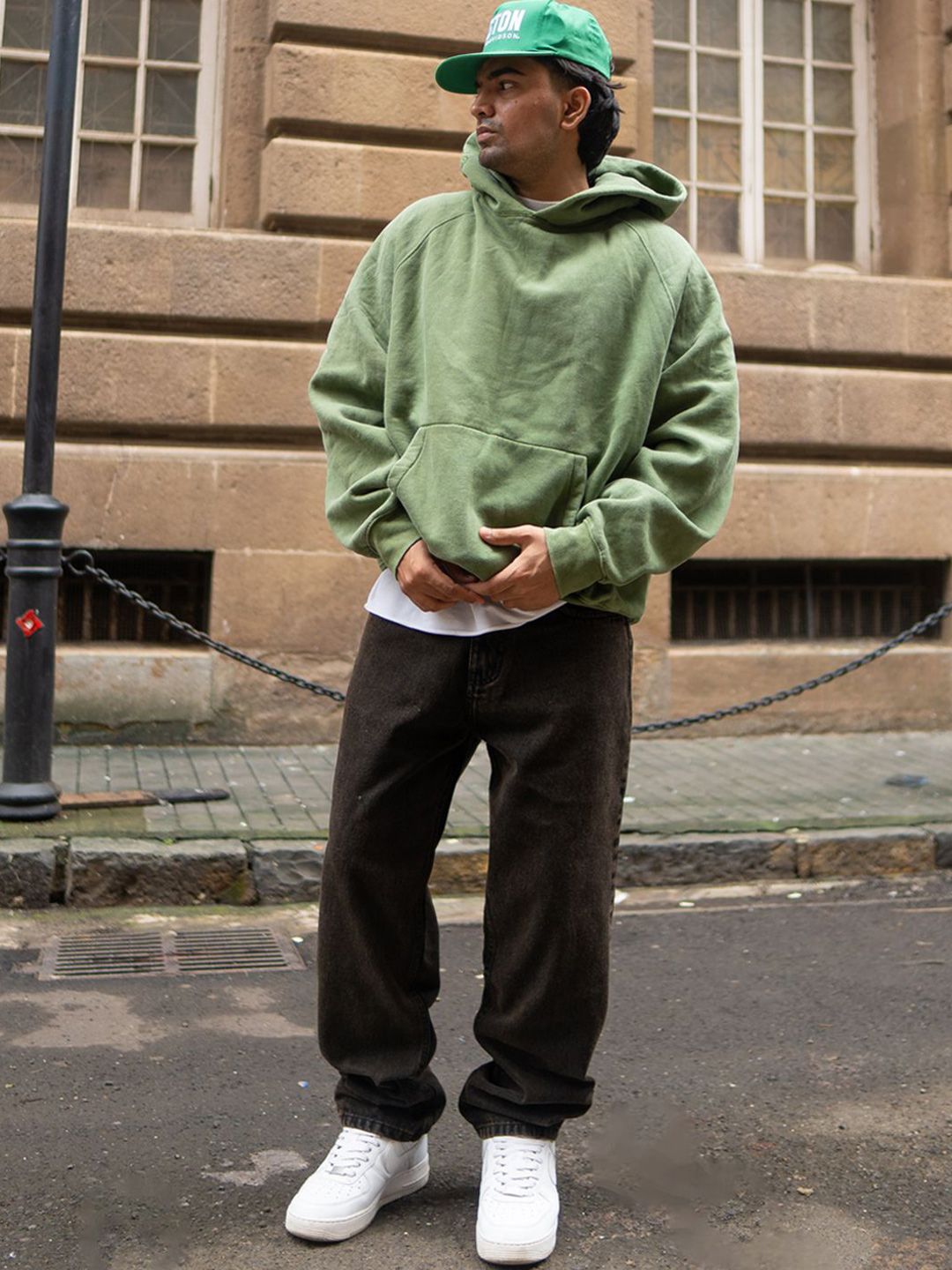 Powerlook Men Baggy Fit Mildly Distressed Jeans