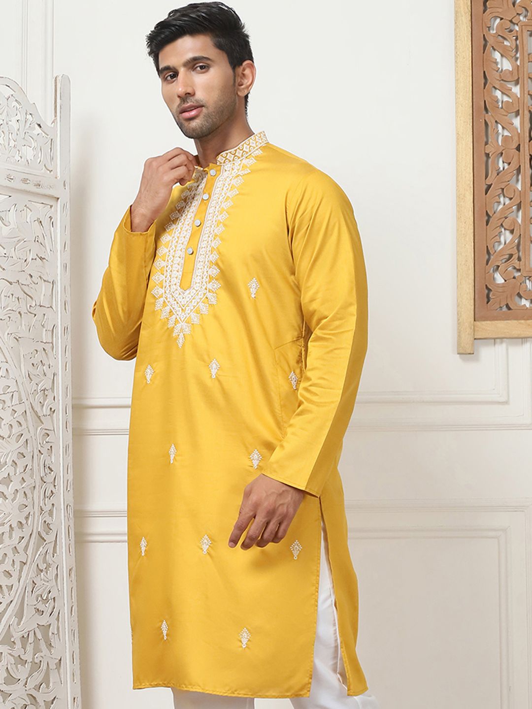 Jompers Floral Embroidered Sequinned Mandarin Collar Cotton Silk Straight Kurta