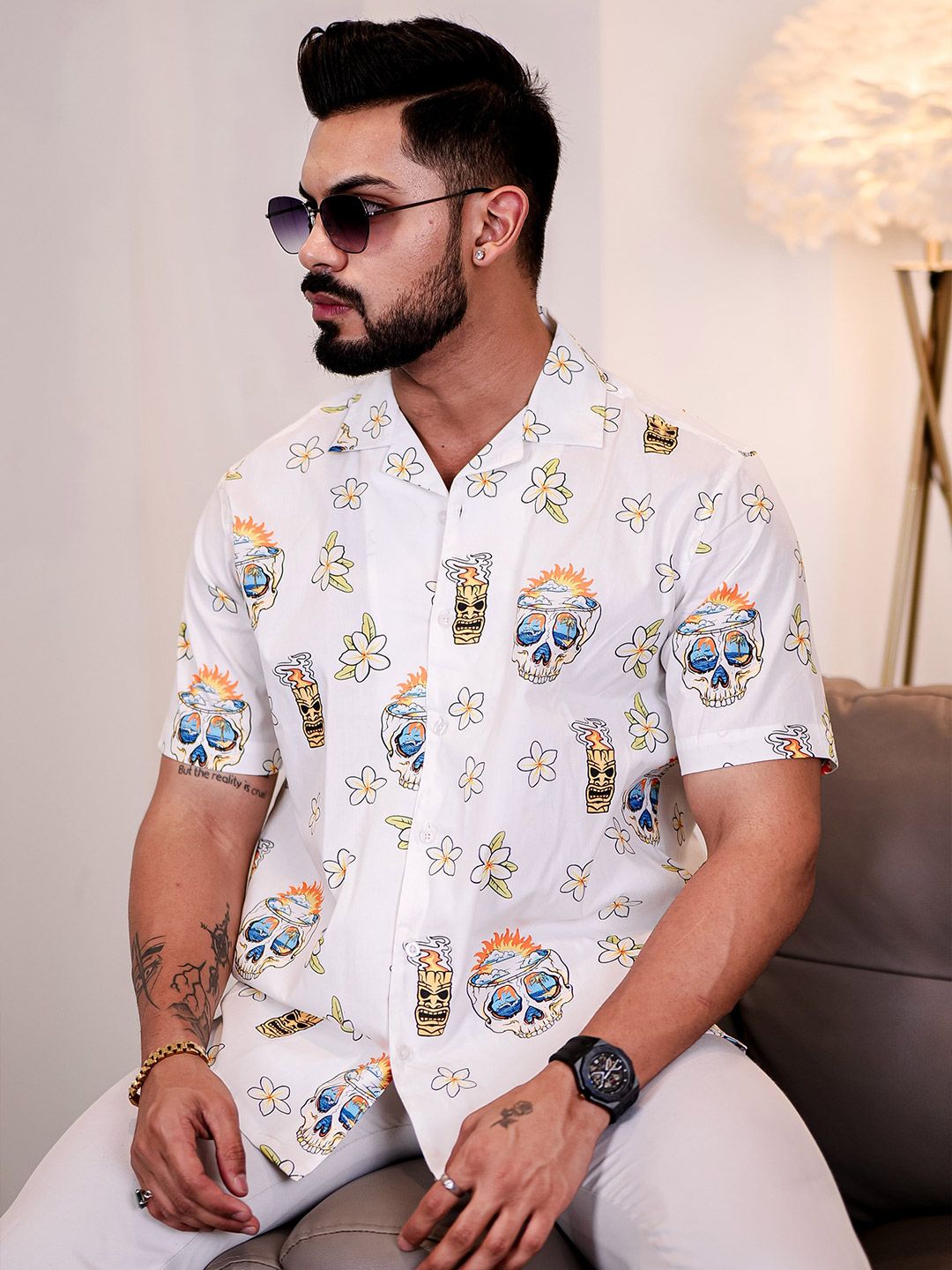 Eszett Floral Printed Spread Collar Baju Kapas Lengan Pendek