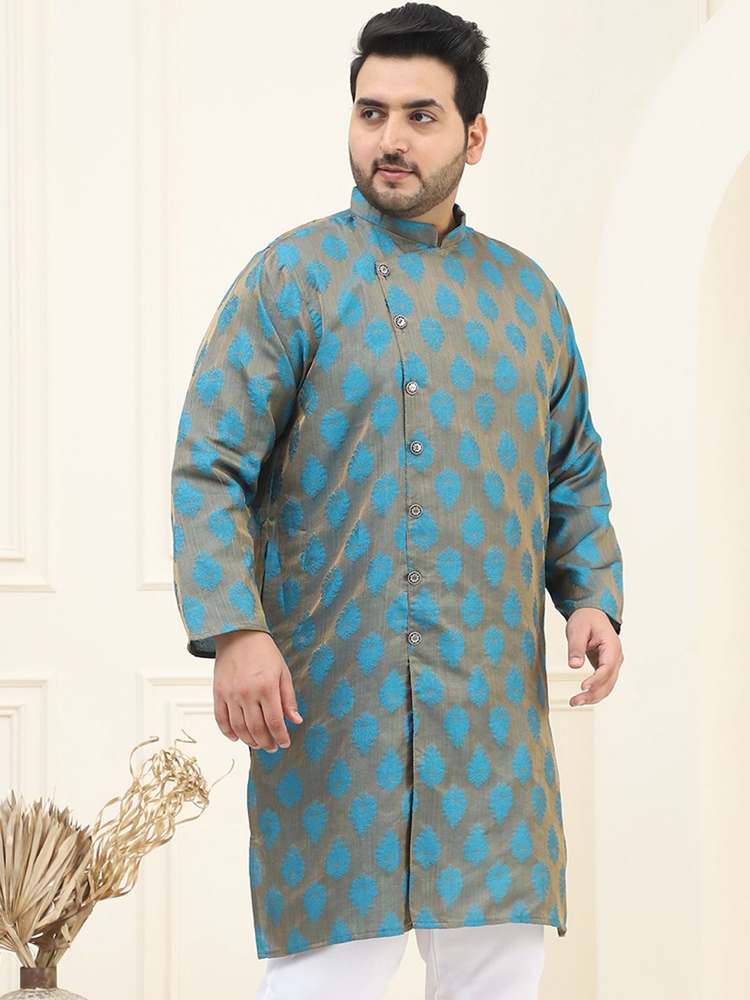 SOJANYA PLUS Ethnic Motifs Woven Design Mandarin Collar Straight Jacquard Kurta