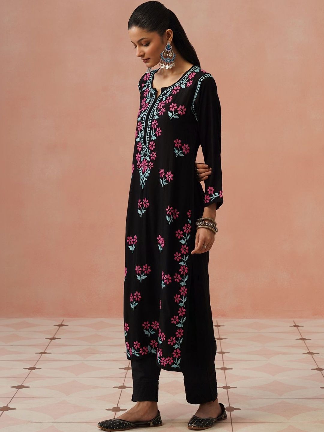 House of Chikankari Women Floral Embroidered Thread Work Kurta