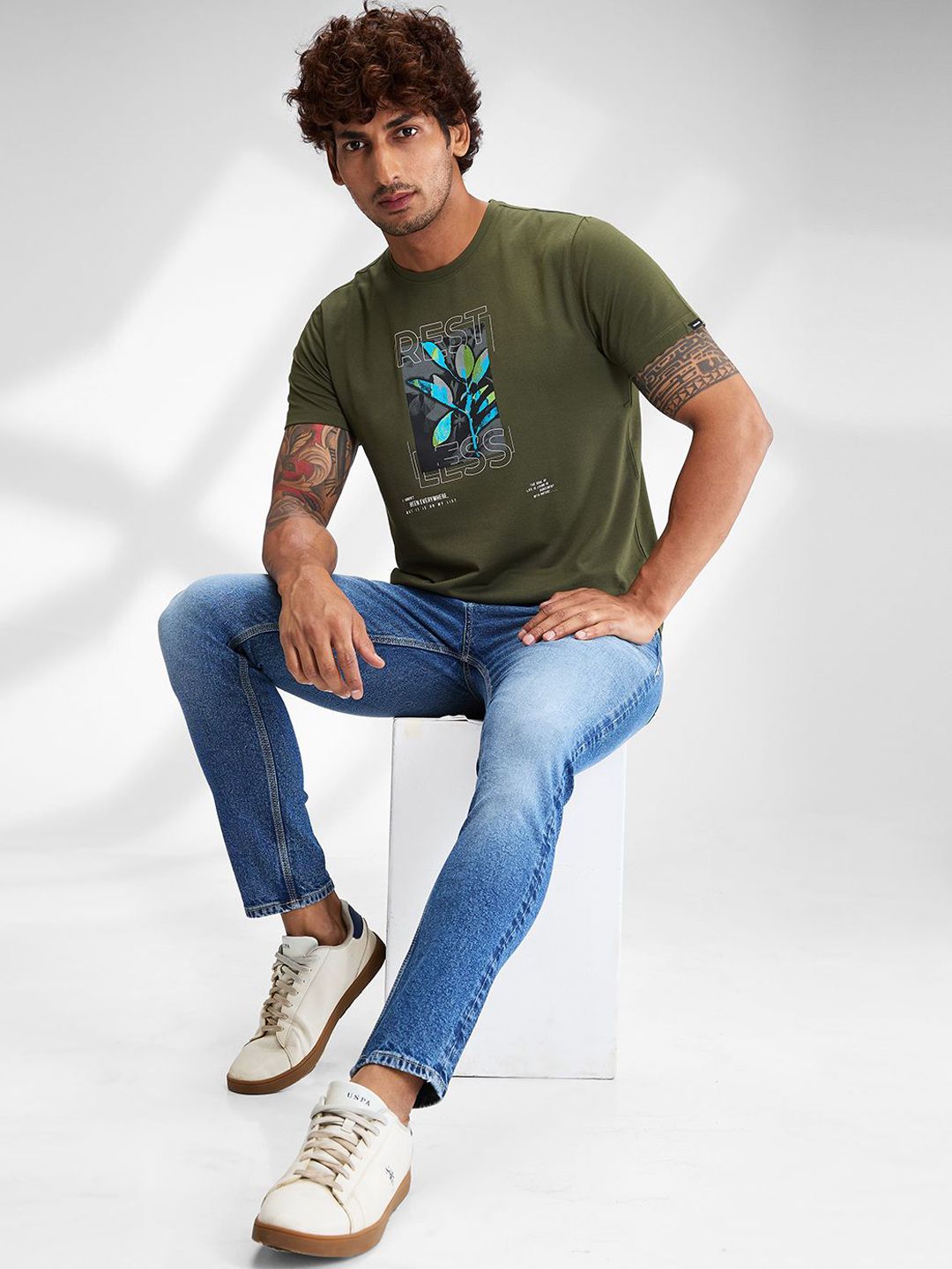 SPYKAR Men Slim Fit Heavy Fade Stretchable Jeans