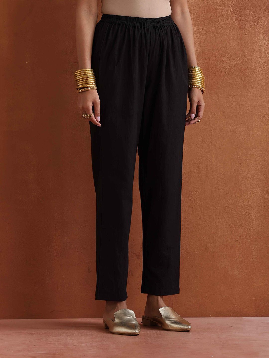 trueBrowns Floral Woven Design Straight High Slit Zari Brocade Kurta with Trousers