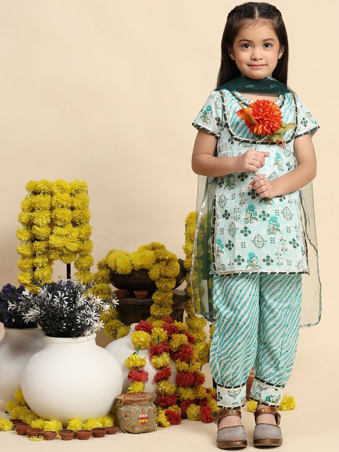 Cutiekins Girls Ethnic Motifs Printed Straight Kurta With Salwar & Dupatta