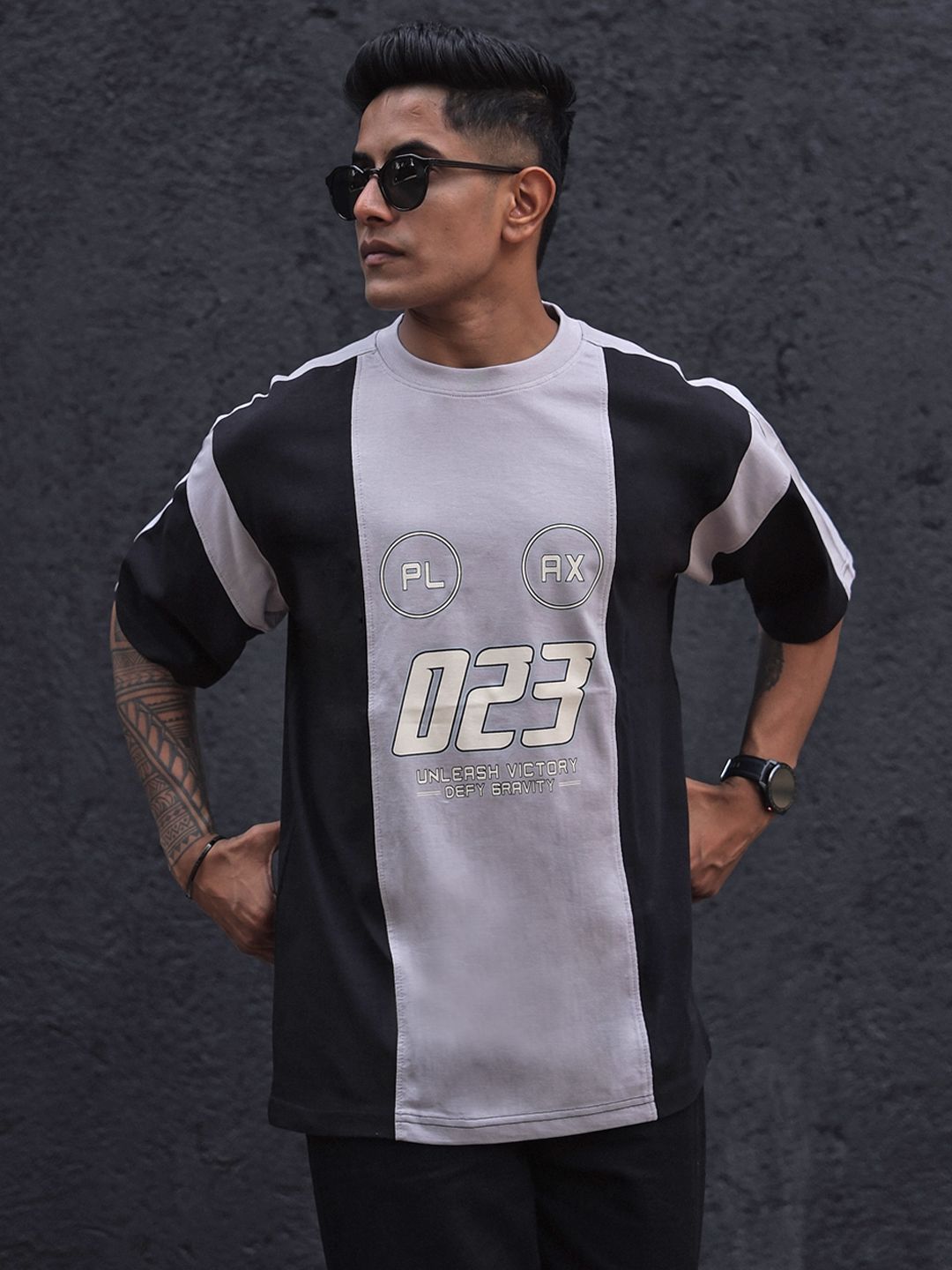 Powerlook Men Typography Colourblocked Drop-Shoulder Sleeves T-shirt