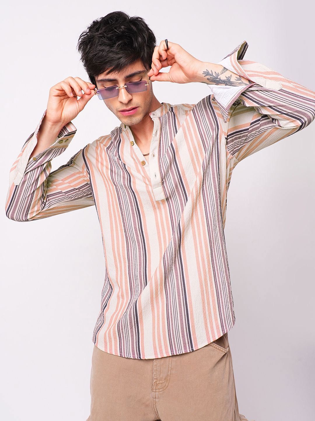 VASTRADO Men Crinkled Striped Kurta