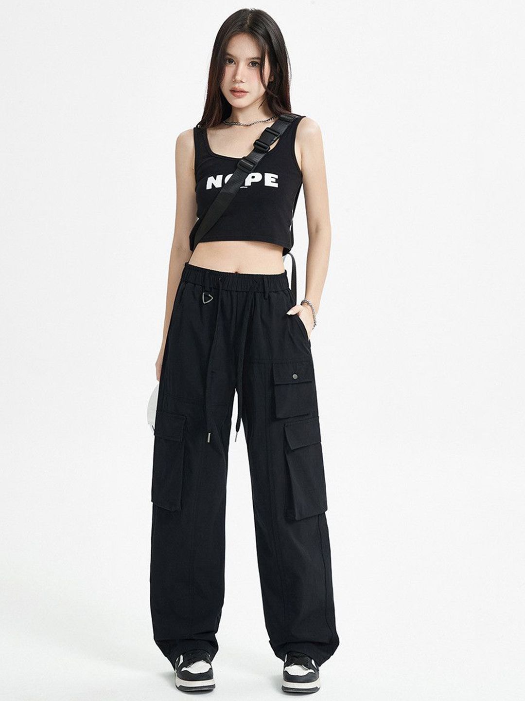 DressBerry Women Regular Fit Mid-Rise Cargos