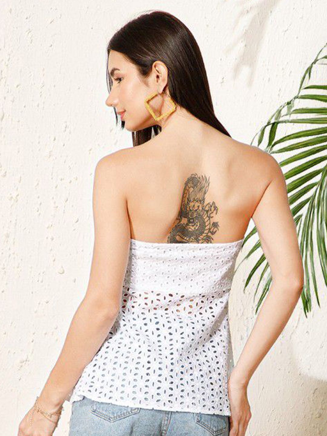 Berrylush Women Schiffli Sleeveless Tube Top