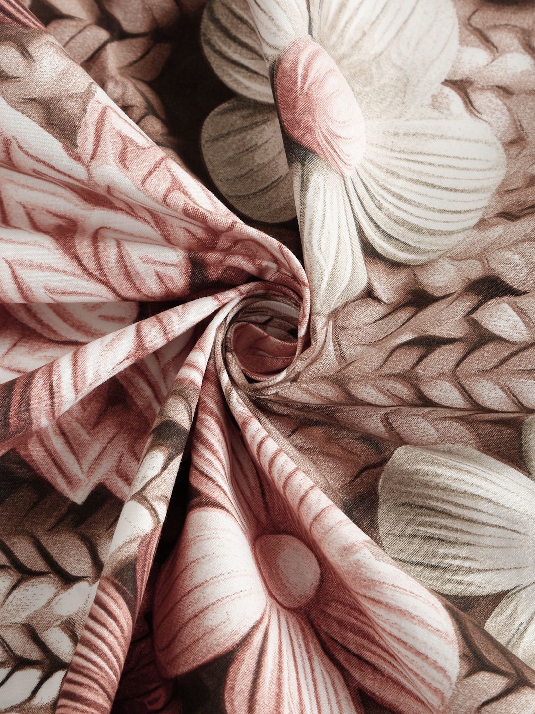 Myntra Elegant Brown Floral Printed Flat 300 TC King 7D Cadar & 2 Sarung Bantal