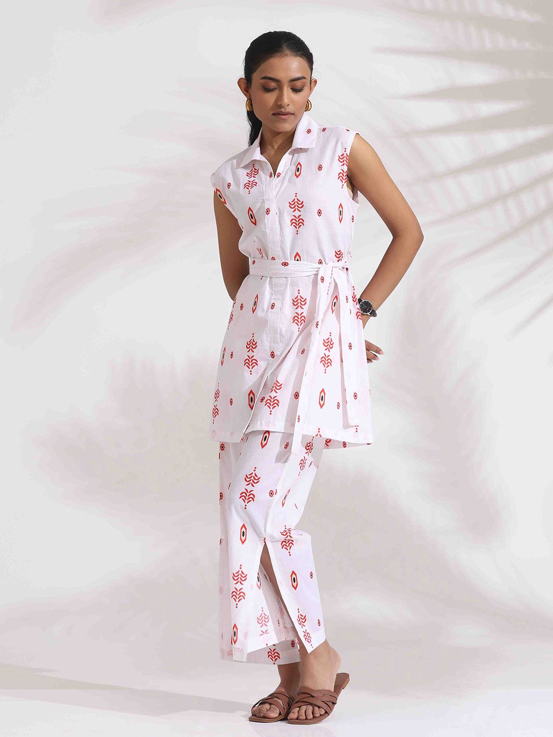 trueBrowns Ethnic Motifs Printed Pure Cotton Tie-up Top & Trousers