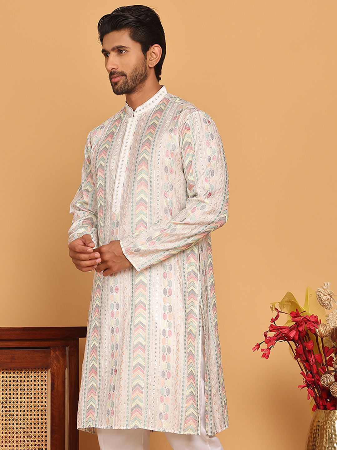 Jompers Men Embroidered Sequins Straight Kurta
