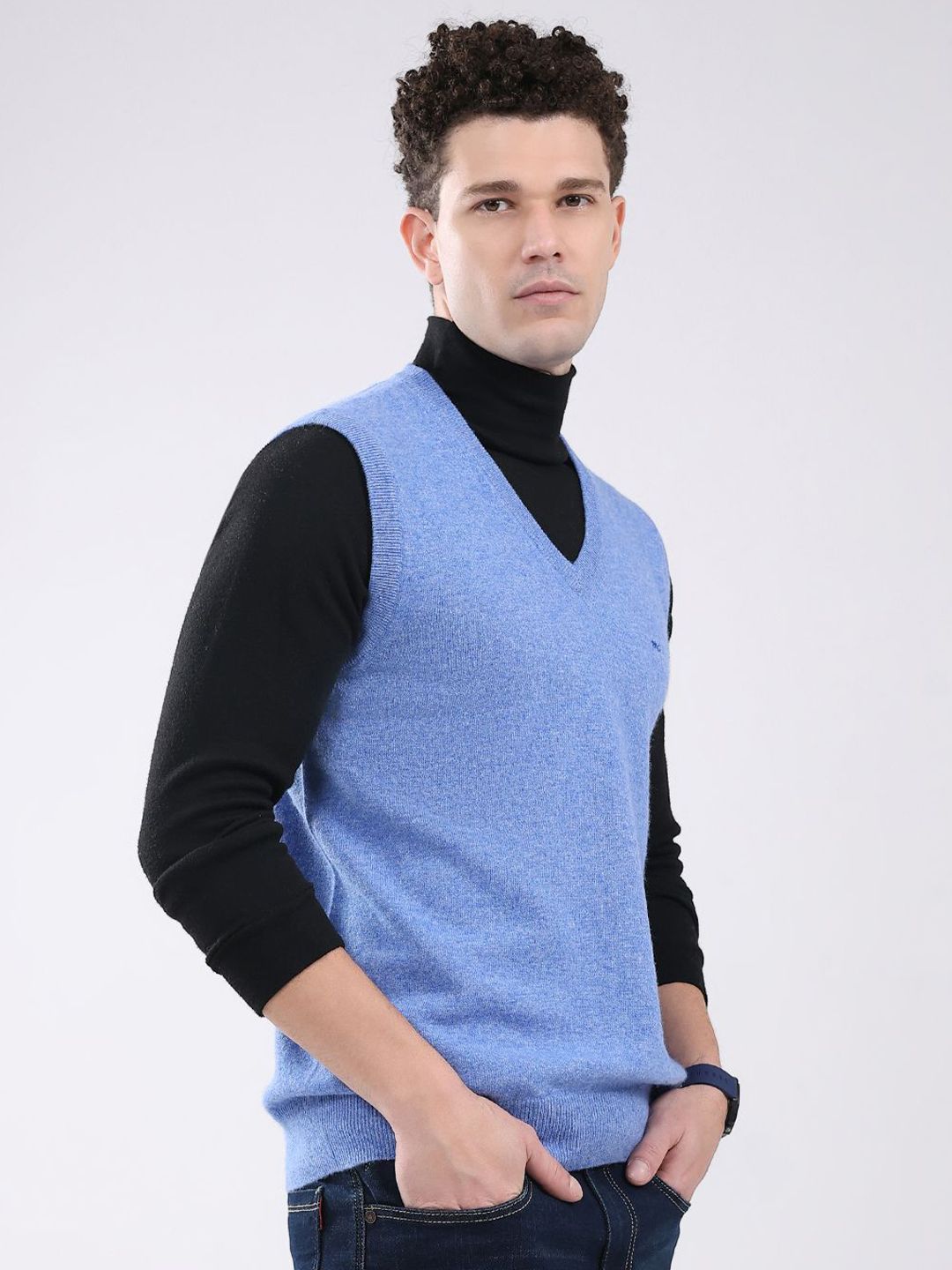 Monte Carlo Men Solid V-Neck Ribbed Sweater Vest