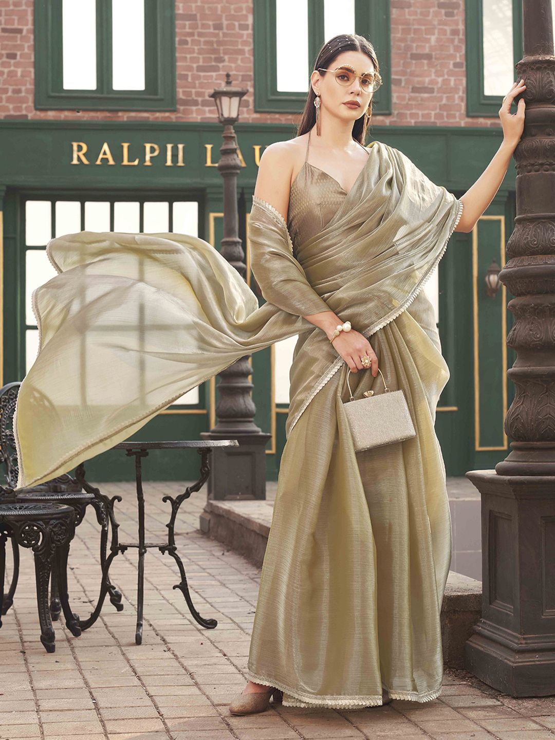 Tikhi Imli Solid Saree With Unstitched Blouse Piece