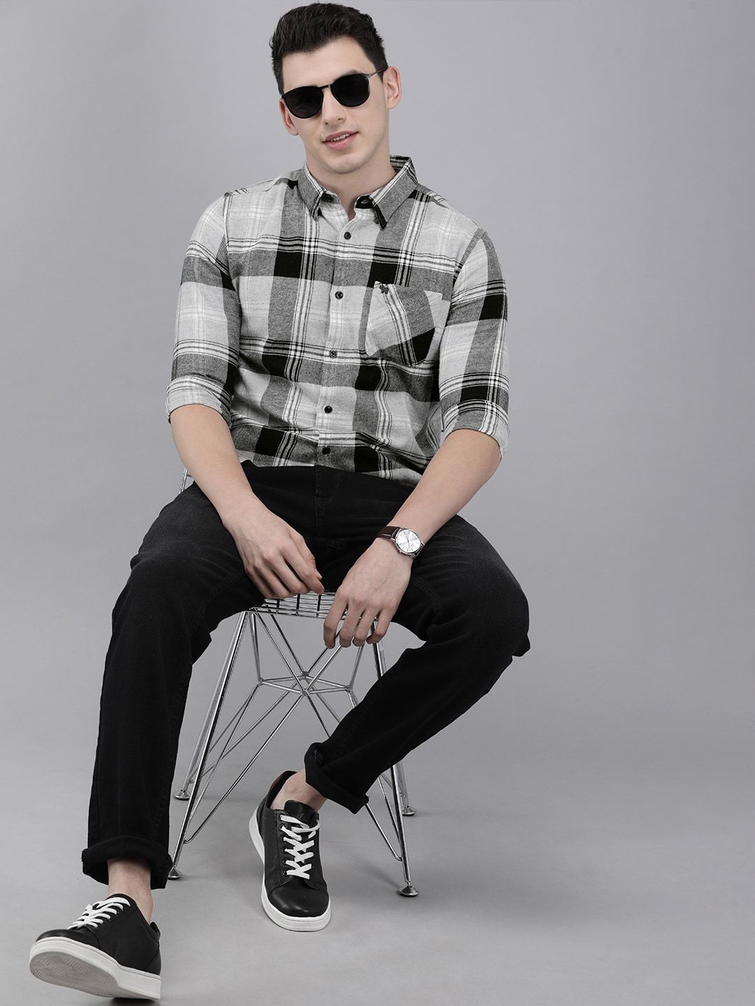 THE BEAR HOUSE Men Grey & Black Pure Cotton Classic Slim Fit Checked Casual Flannel Shirt