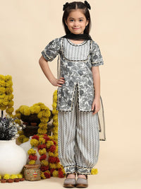 Cutiekins Girls Floral Printed Straight Kurta with Salwar & With Dupatta