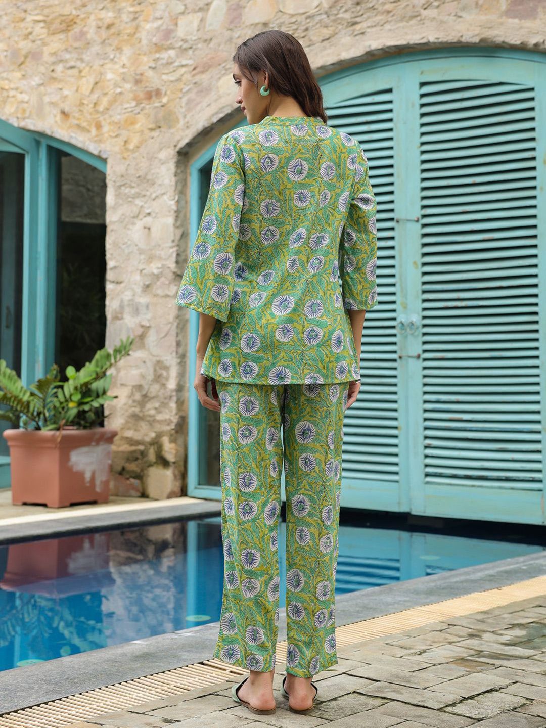 SANSKRUTIHOMES Floral Printed Mandarin Collar Pure Cotton Top With Trousers