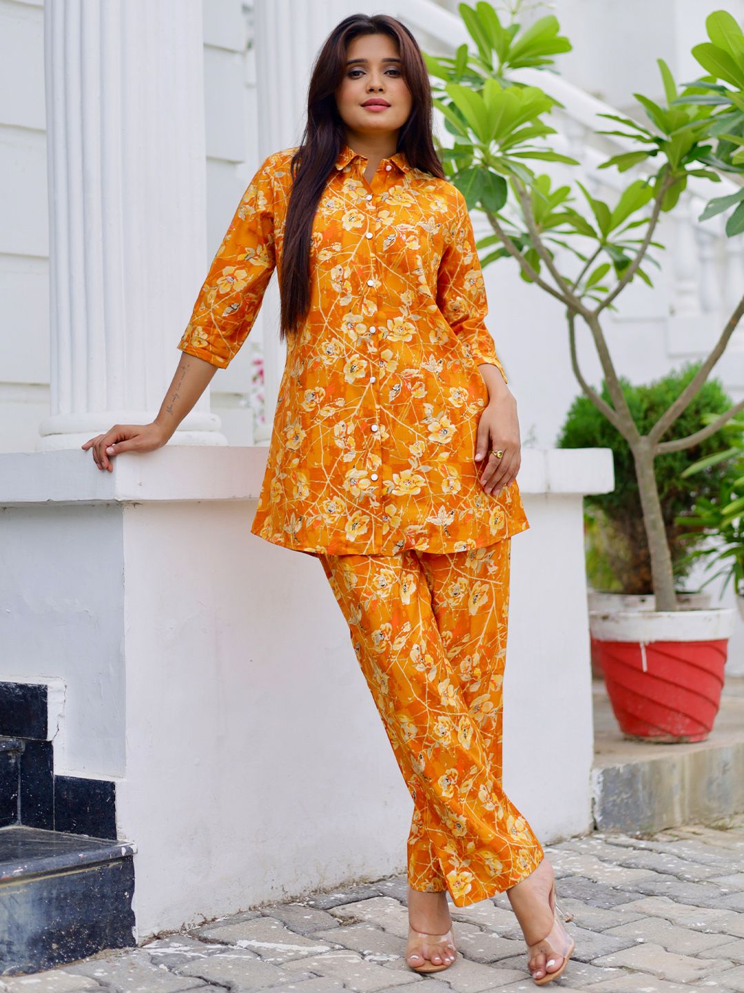Libas Floral Printed Shirt Collar Three-Quarter Sleeves Tunic ,Trousers
