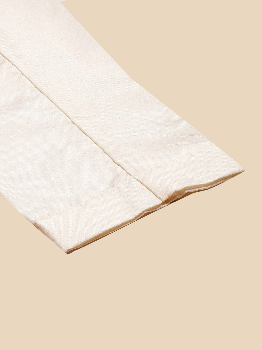 KISAH Men Relaxed Straight Leg Mid-Rise Cotton Pleated Trousers