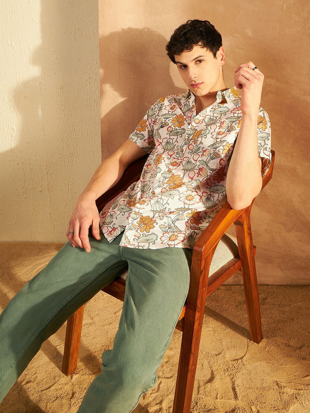 DENNISON Smart Oversized Floral Printed Spread Collar Cotton Lightweight Shirt