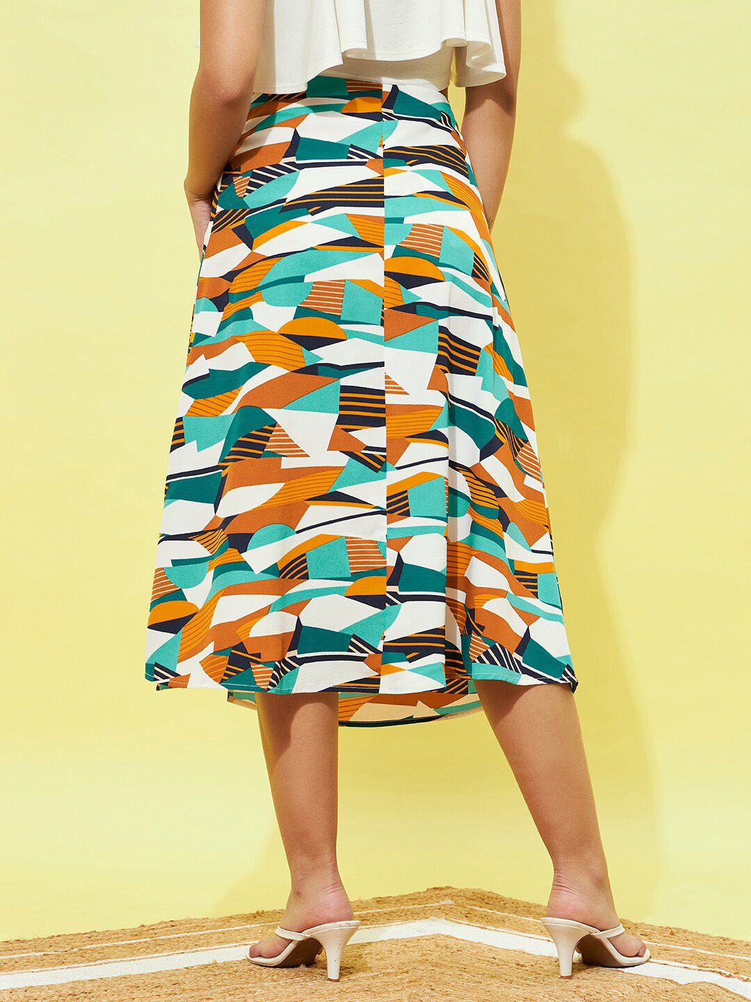 Berrylush Abstract Printed Side Slit A-Line Midi Skirt
