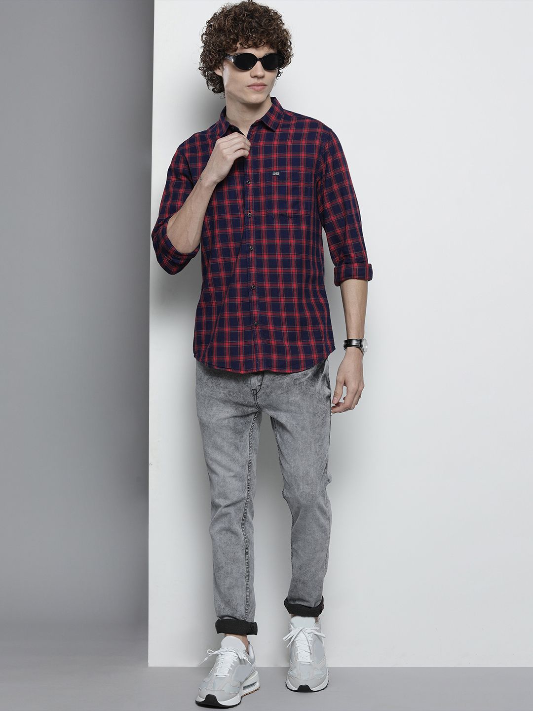 The Indian Garage Co Men Navy Blue & Red Checked Casual Shirt