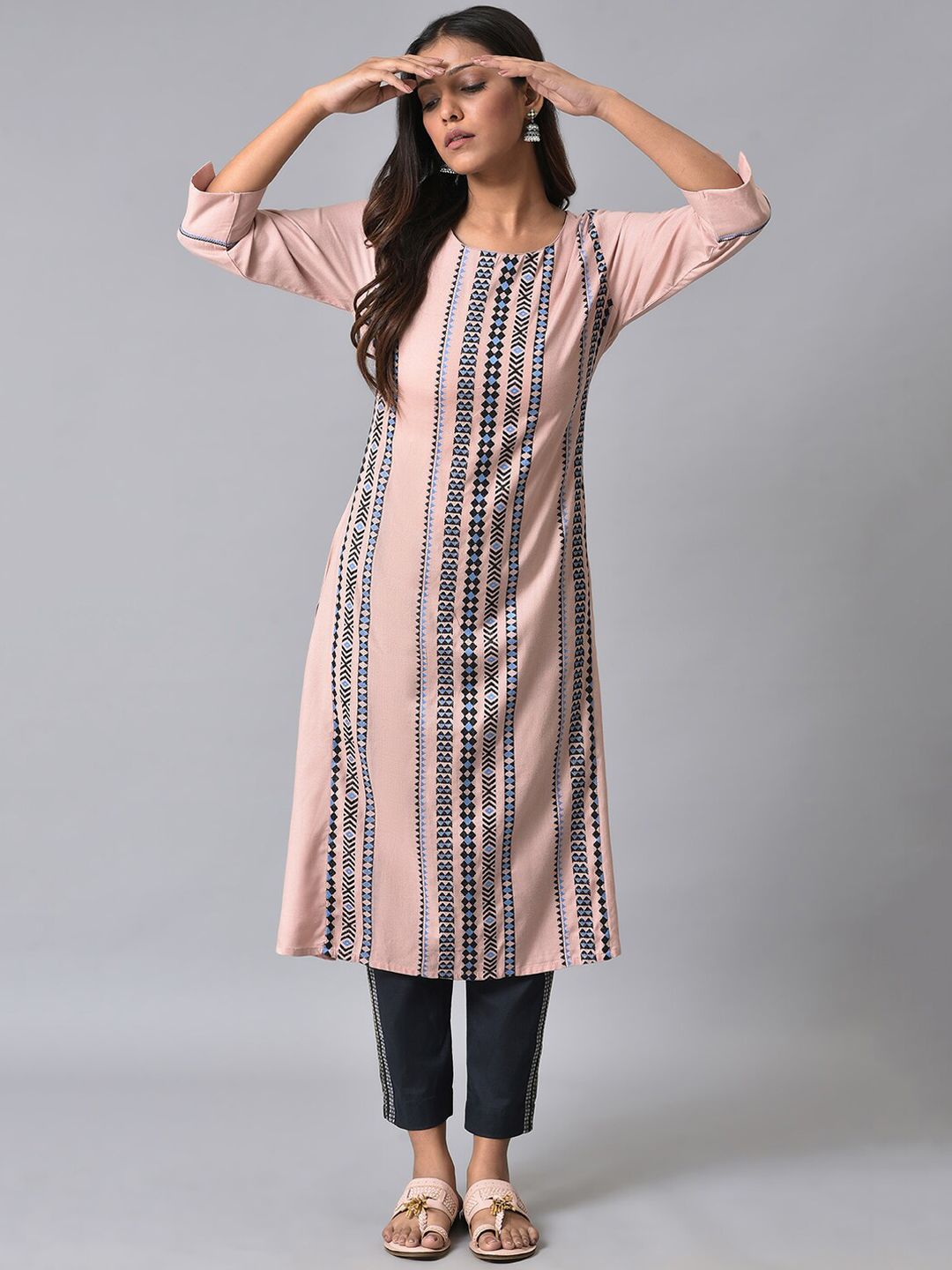 W Geometric Printed Straight Kurta