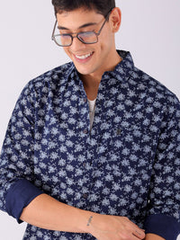 Garage CO Indian Lelaki Tentera Laut Biru & Putih Bercetak Pure Cotton Casual Shirt