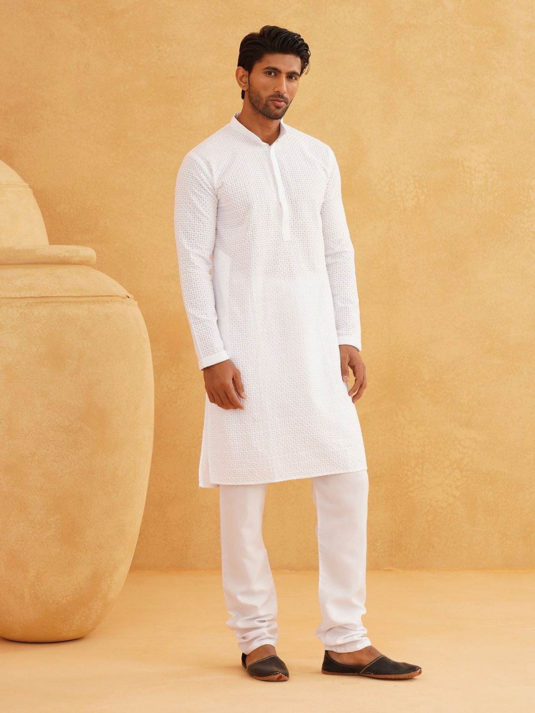 SOJANYA Geometric Embroidered Mandarin Collar Straight Pure Cotton Kurta