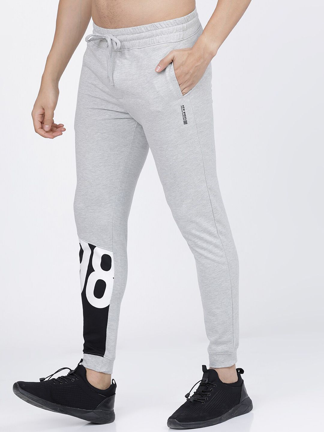 The Indian Garage Co Men Grey Melange & Black Printed Slim-Fit Joggers