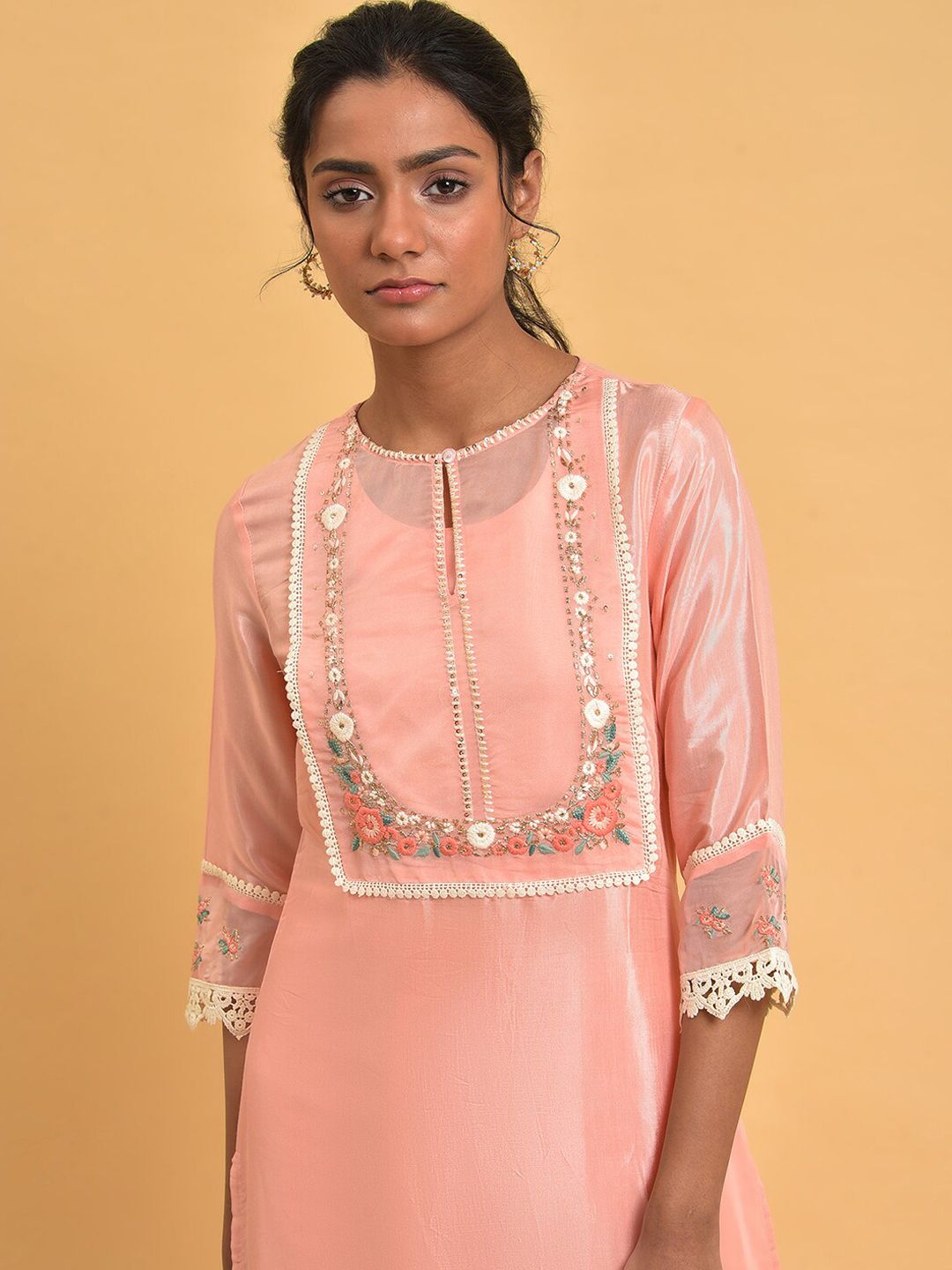 W Plus Size Keyhole Neck Floral Yoke Design Thread Work Kurta