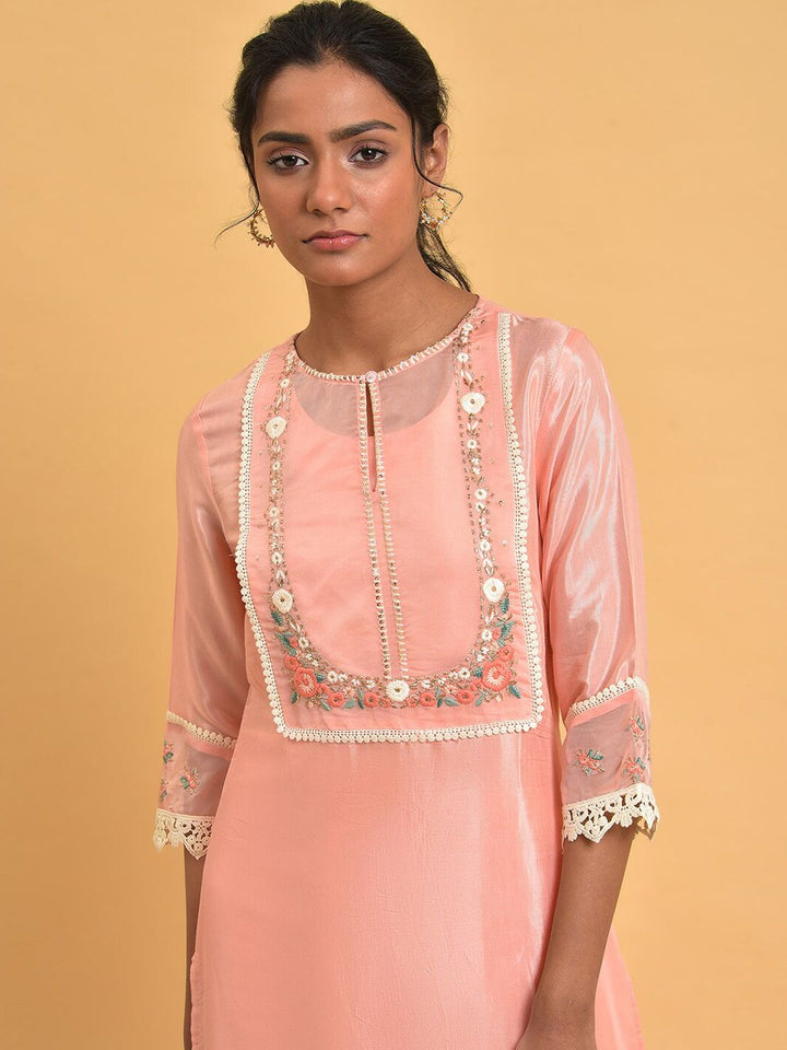 W Plus Size Keyhole Neck Floral Yoke Design Thread Work Kurta
