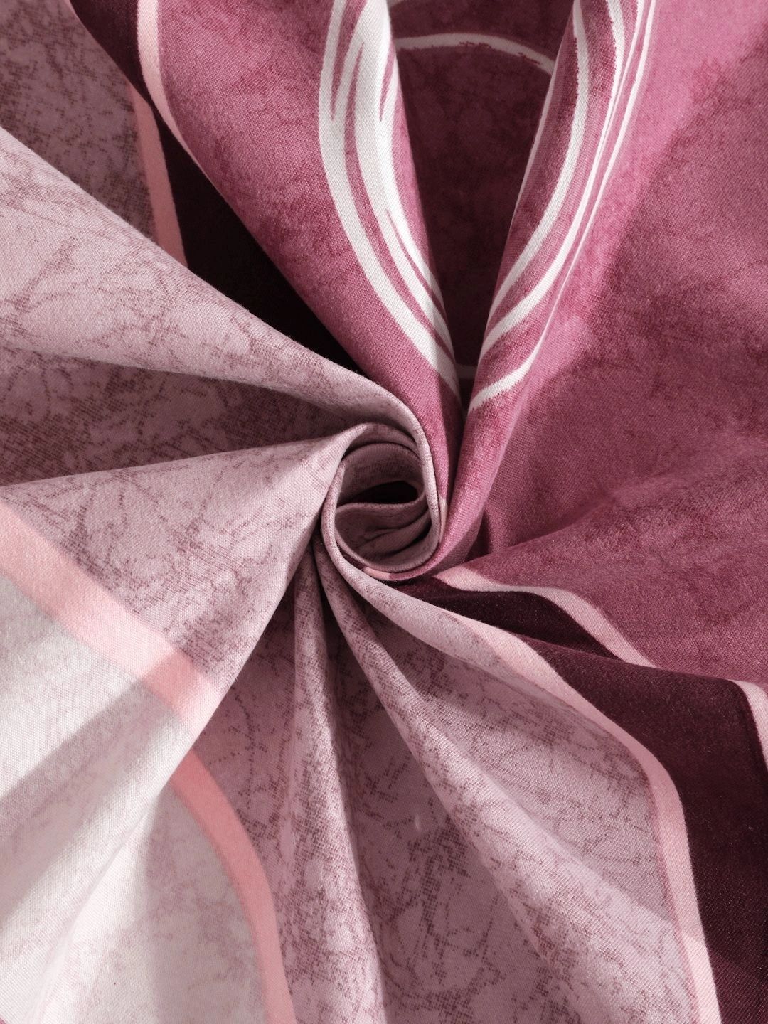 Moda Rapido X KLOTTHE Pink & White Geometric 300 TC Single Bedsheet with 1 Pillow Covers