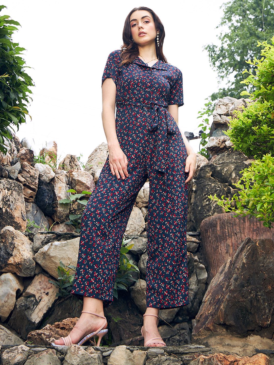 Berrylush Blue Floral Printed Basic Jumpsuit With Waist Tie-ups