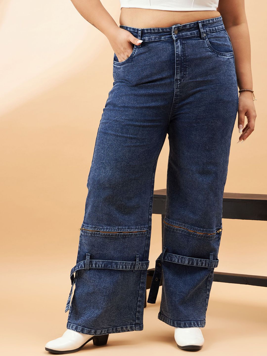 SASSAFRAS Curve Women Plus Size Comfort High-Rise Light Fade Stretchable Jeans