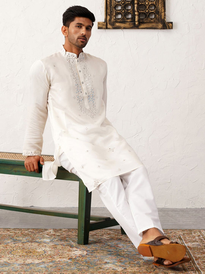 Jompers Geometric Embroidered Mirror Work Kurta Straight Kurta