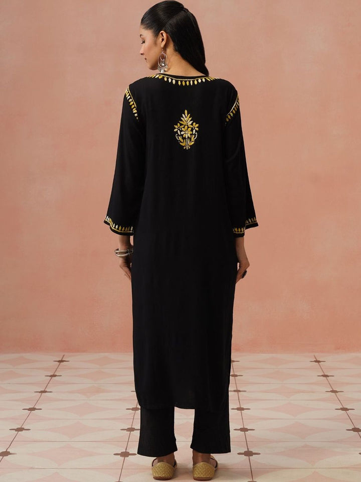 Rumah Wanita Chikankari Motif Etnik Bersulam Kurta Chikankari