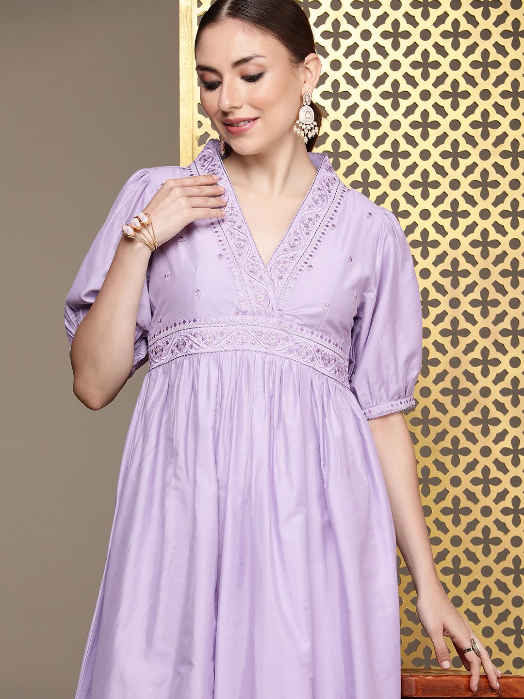 House of Pataudi Jashn Yoke Design Thread Work Floral Kurta