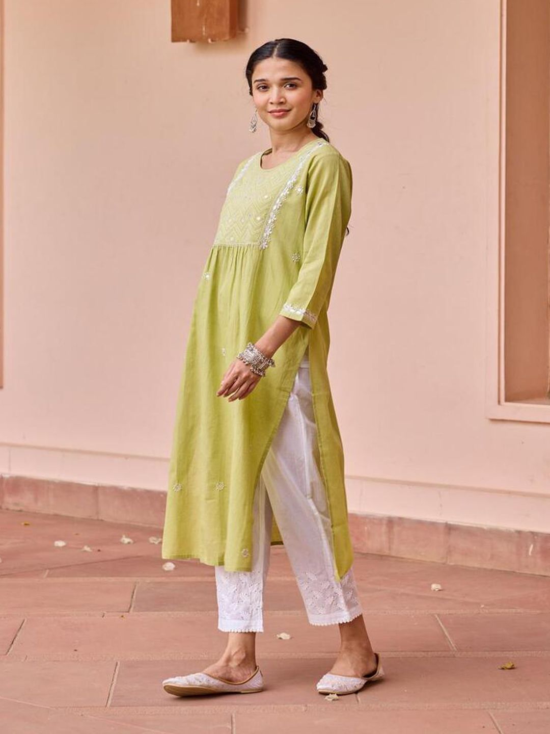 House of Chikankari Women Pista Green Cotton Chikankari Embroidered Kurta