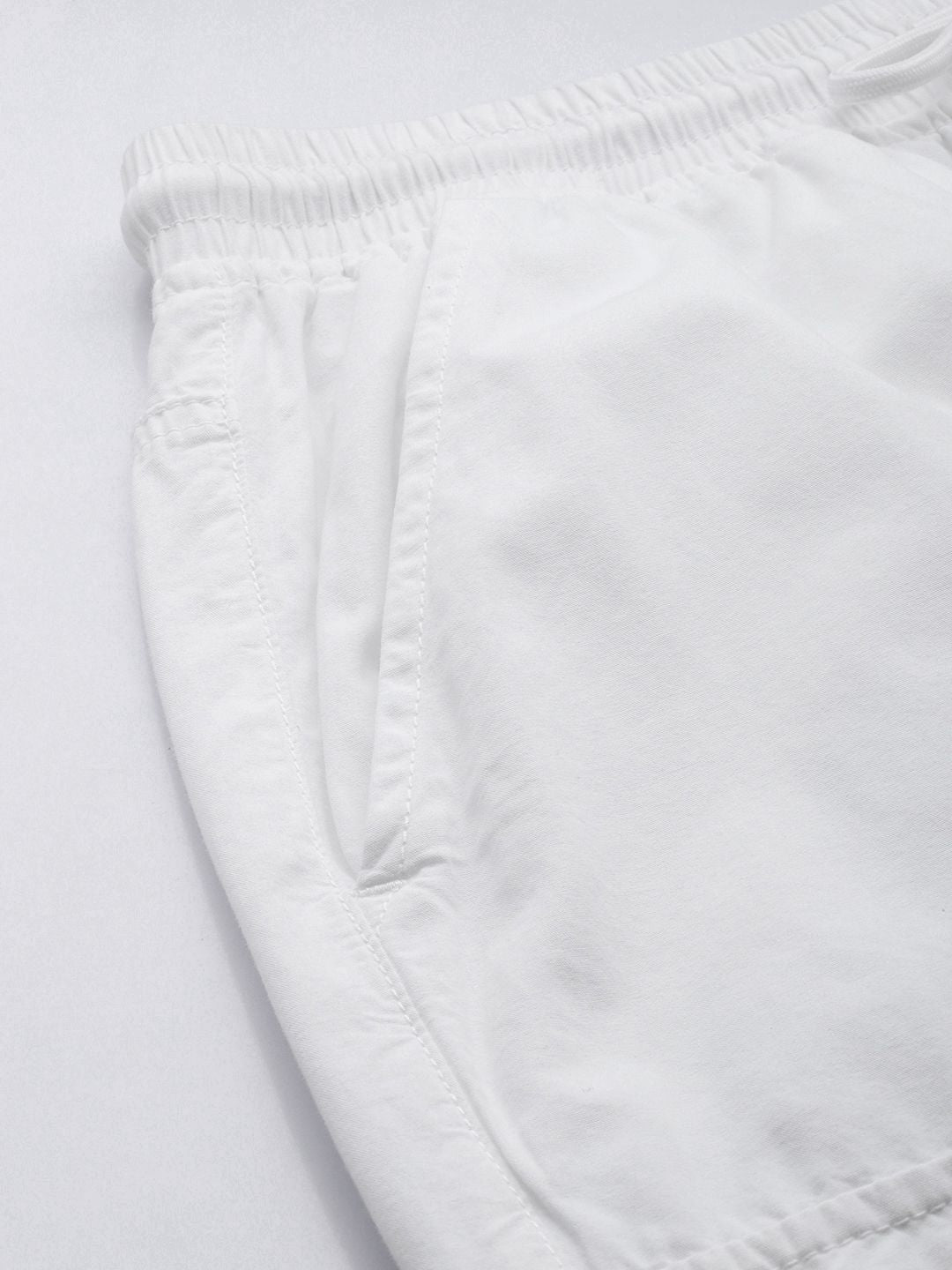 Bene Kleed Men White Parachute Fit Cotton Cargos Trousers