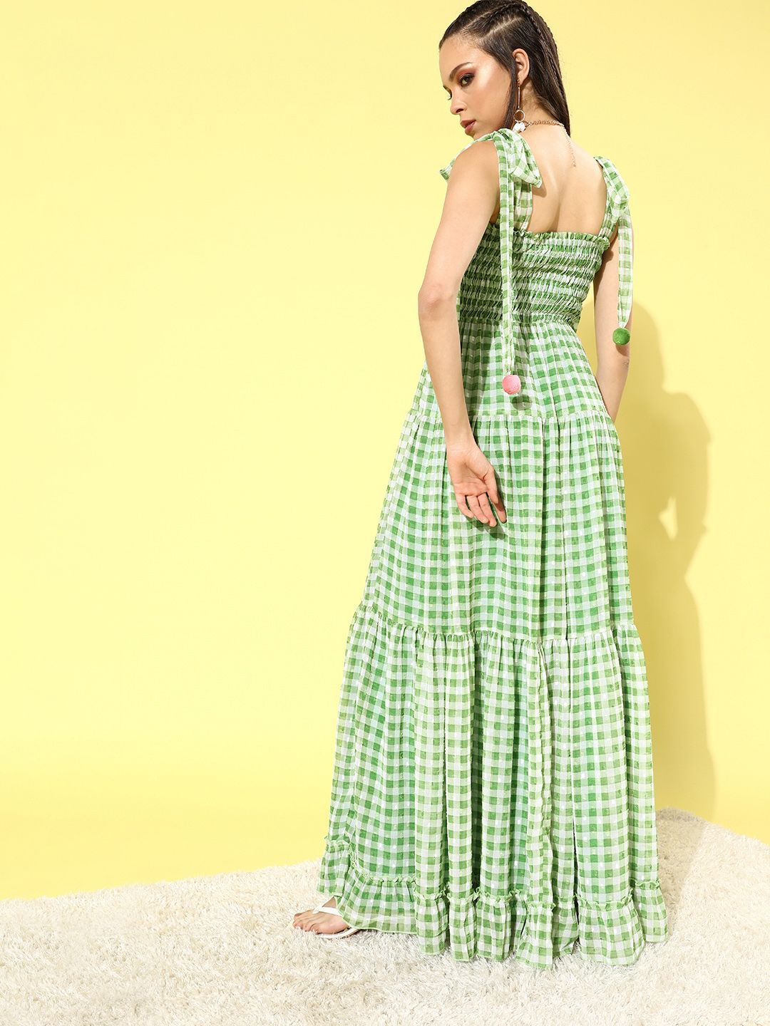 Quiero Wanita Cantik Hijau Memeriksa Pakaian Gingham Musim Panas