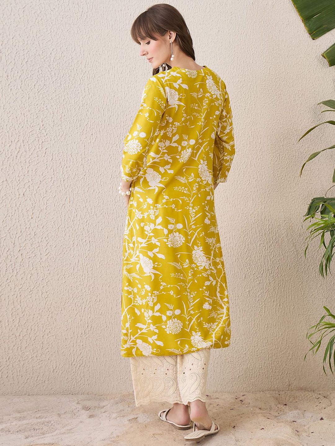 Indo Era Floral Embroidered Thread Work Straight Kurta