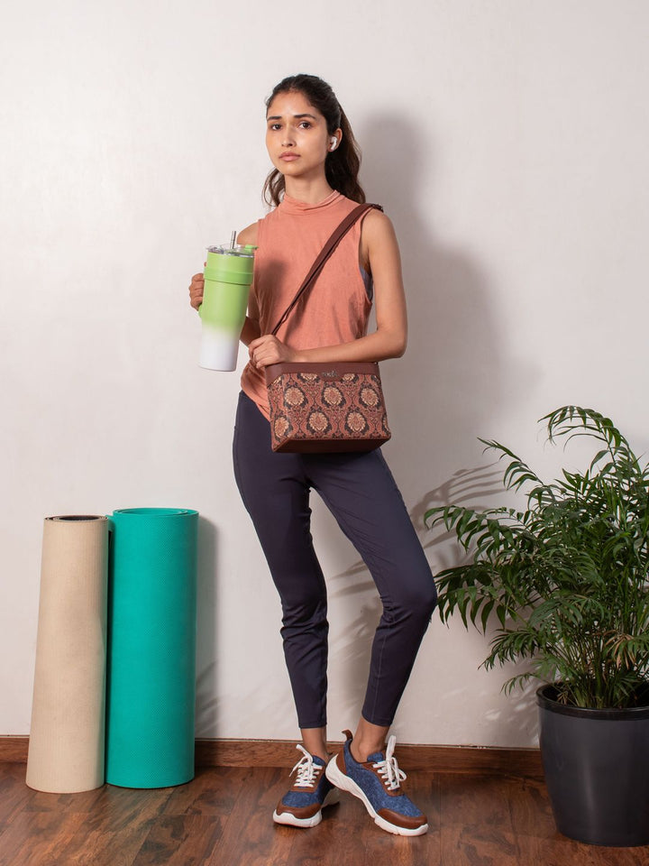 Beg sling berstruktur bercetak zouk bunga