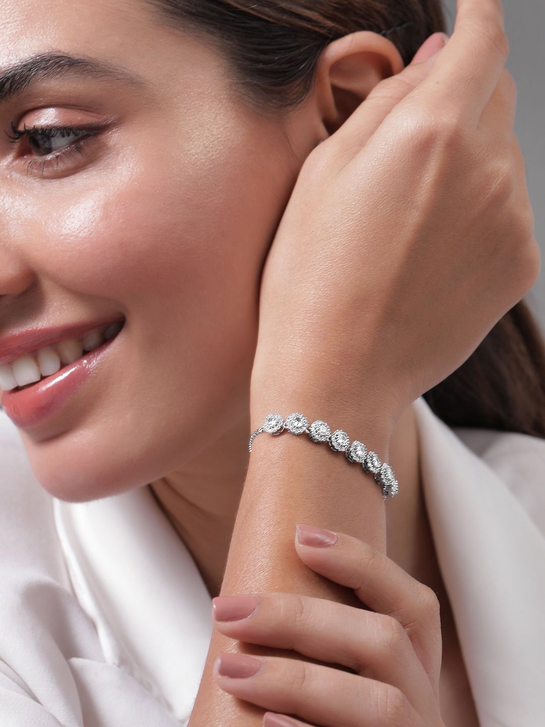 Rubans Rhodium bersalut Zirconia Kubik yang disusun gelang laras premium