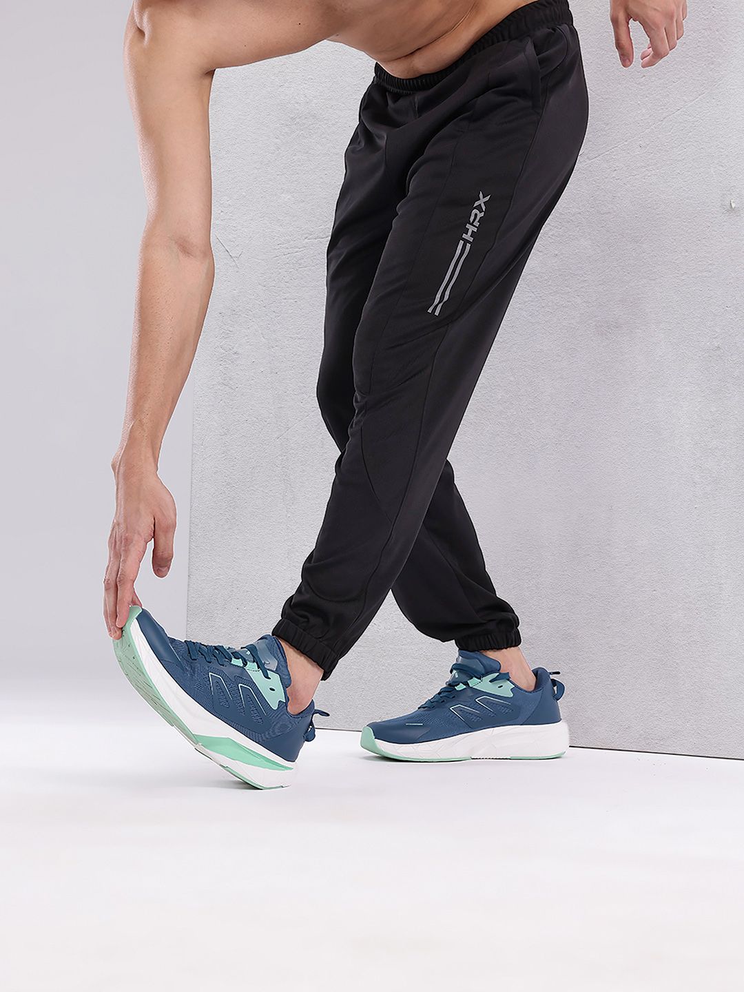 HRX by Hrithik Roshan Men Brand Logo Print Detail Rapid-Dry Training Joggers