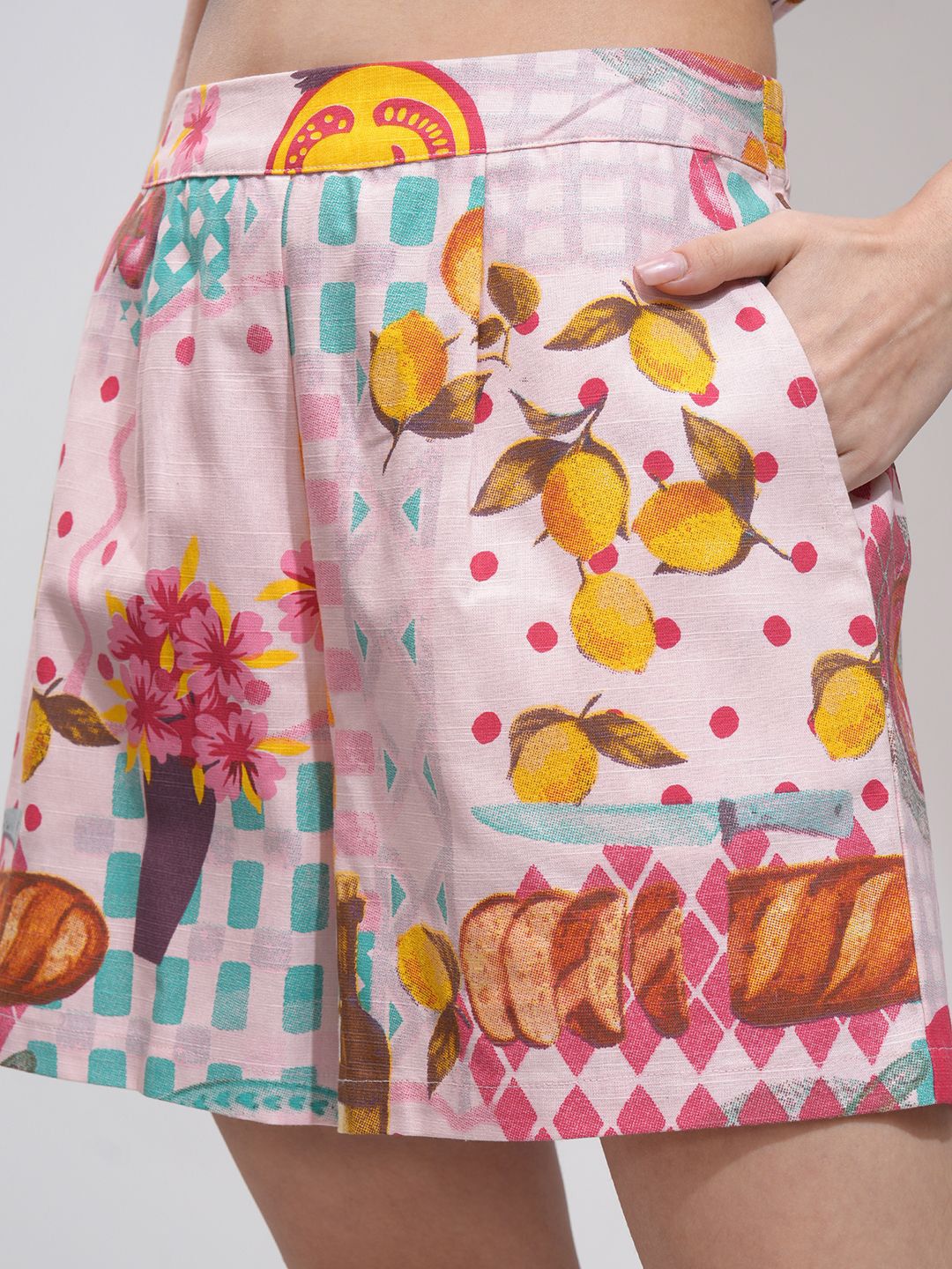 ESPYR By Tokyo Talkies Women Printed Waistcoat And Shorts Co-Ord Set