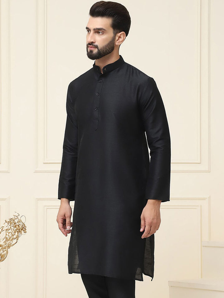 SOJANYA Men Black Solid Straight Kurta